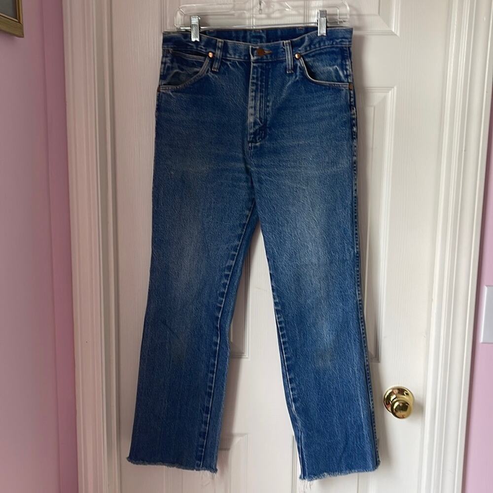 Wrangler bootcut jeans raw hem to shorten